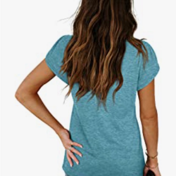 NWOT Women’s Short Sleeve V-Neck Casual Top - Picture 3 of 4